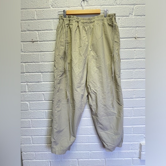 Urban Outfitters BDG Cargo Baggy Pants Beige Parachute Drawstrings XL - Picture 2 of 9